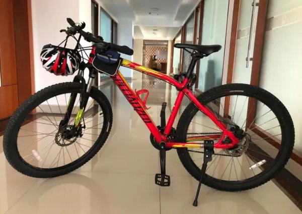 闪电sworks一般价位多少?specialized官网自行车价格多少?