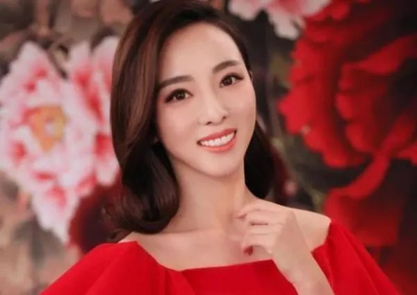 被“嫁”60岁老头后,李思思落泪数次,为什么?