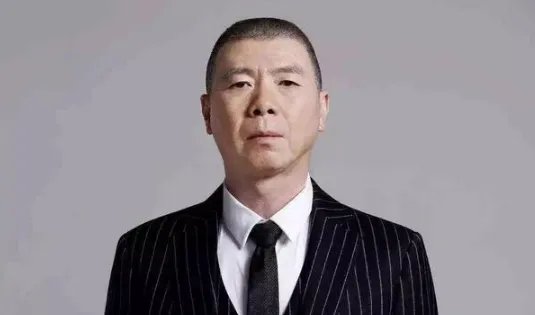 李咏走了有些评论里在骂冯小刚导演的原因是什么?