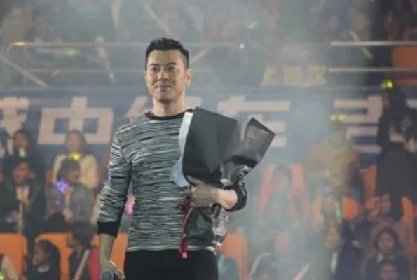 梁汉文十大经典歌曲排行榜:《七友》上榜,第二让人难忘