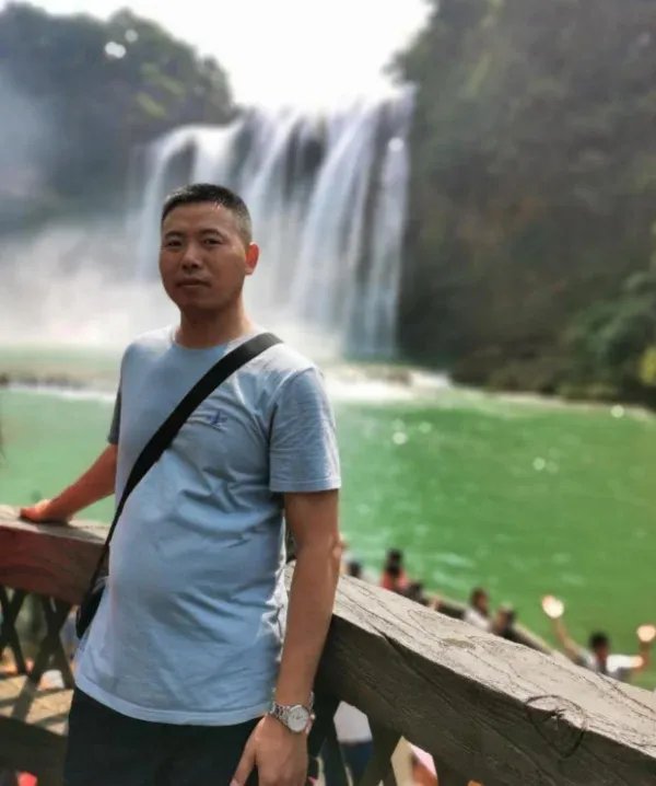 D2809殉职司机曾紧急制动,这位司机背后还有什么样的身份?