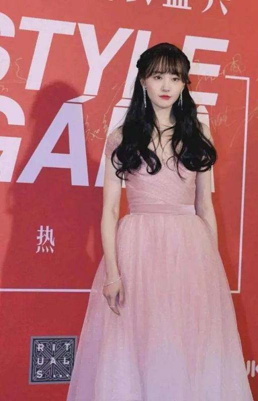 堪比富婆?郑爽到底多有钱?