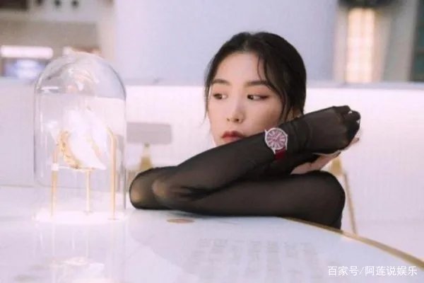 高以翔去世一年，女友Bella拿下名表代言，为什么会引发网友争议？