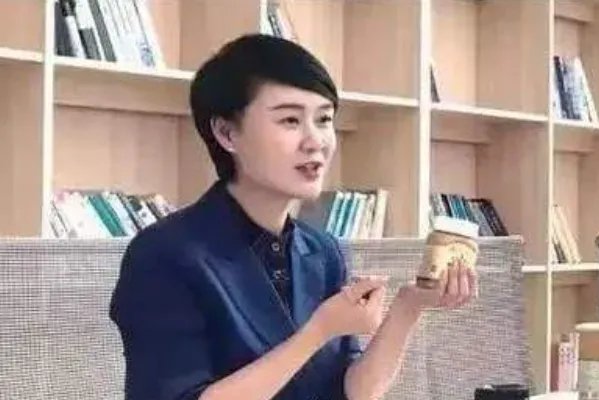 女副县长策马为当地旅游代言走红，该名女县长是谁？她在当地的口碑如何？