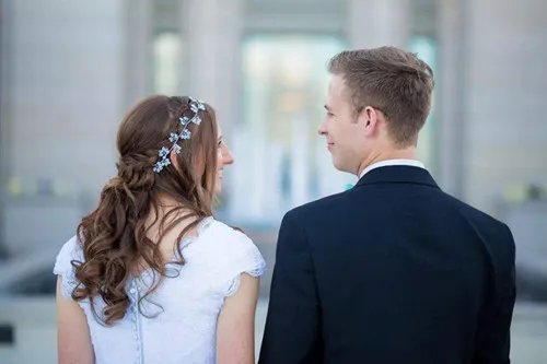 已婚男人动真情的表现 爱上一个已婚男人该怎么办