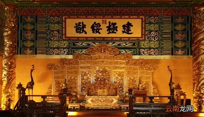 古代的圣旨都是黄色的吗 古代的圣旨都是黄颜色的吗