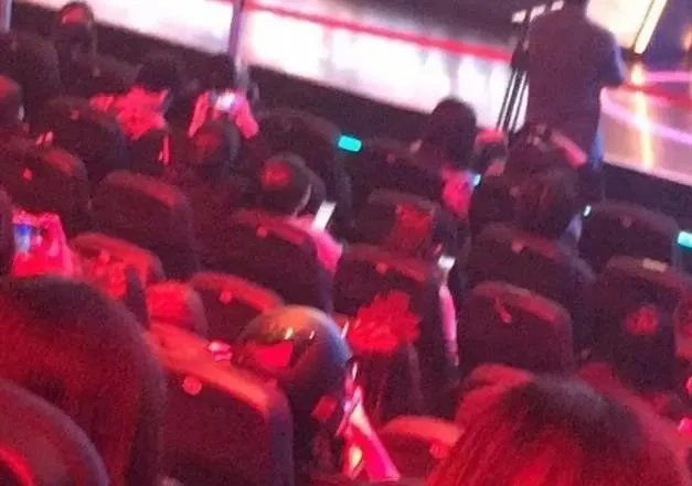 FPX头盔什么梗