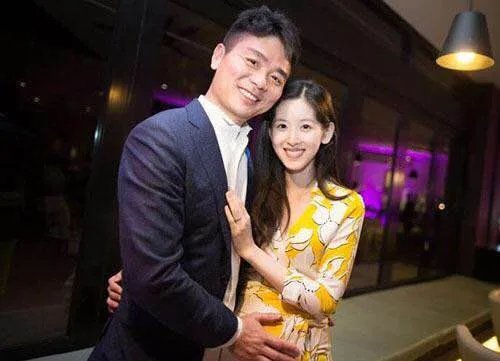 刘强东为奶茶妹妹庆祝生日,看看他送给奶茶妹妹的房子,才知道他究竟有多爱章泽天