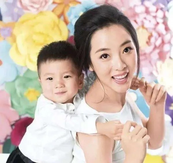 被“嫁”60岁老头后,李思思落泪数次,为什么?