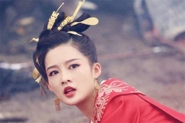 李沁演过很多戏,而且演技也不错,可是为什么她总是火不起来?