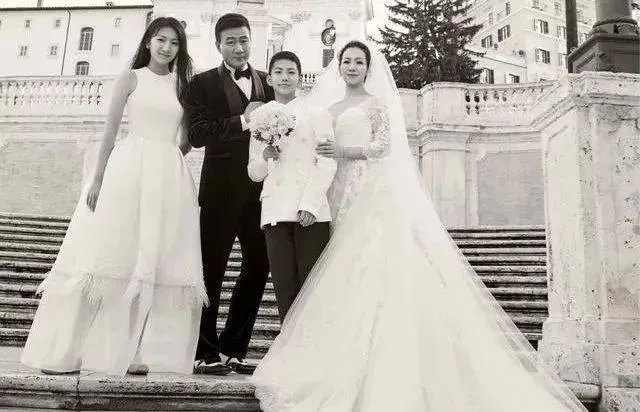 有一种完美发育叫胡军女儿,1米85身材堪比超模,窈窕迷人,你觉得呢?