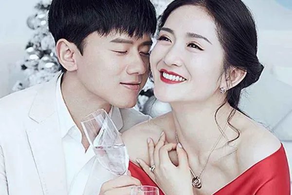 张杰当年为什么会选择比他大几岁的谢娜呢？