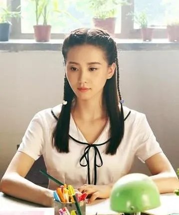 哪个女明星穿校服最好看?