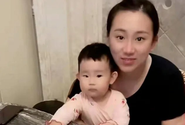 丫蛋自曝三胎流产，与王金龙离婚嫁同门师弟，女儿的样貌如何？