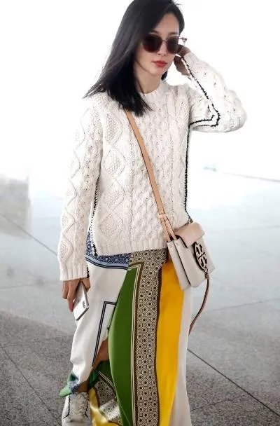 李冰冰现身机场:一身穿搭眼前一亮,李冰冰资料简介及美照