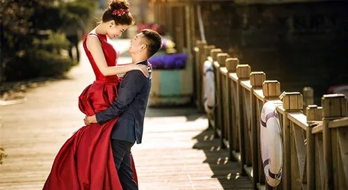 旅拍婚纱摄影攻略 如何拍出好看又好玩的婚纱照