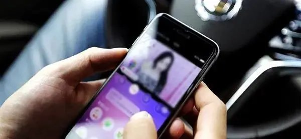 男子奔着结婚打赏女主播50万,接到一个电话后傻眼,到底发生了什么?