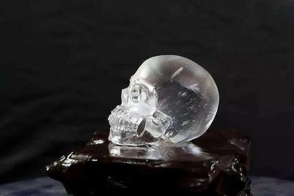 玛雅人的水晶头骨到底是什么,现实真的存在吗?
