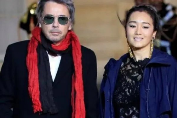 巩俐经历了8年张艺谋、富商黄和祥,是如何与大她18岁的米歇尔结婚的?