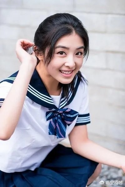 哪个女明星穿校服最好看?
