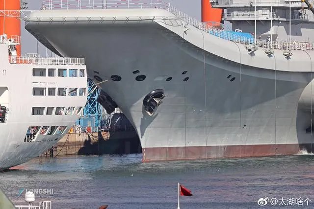 辽宁舰改造完毕今已出海,4月23日海军节阅舰式,双航母编队可期待吗?