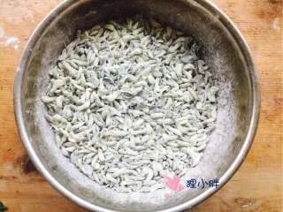 蒸槐花