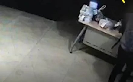 能否具体介绍一下“连偷邻居4次外卖”这件事情?