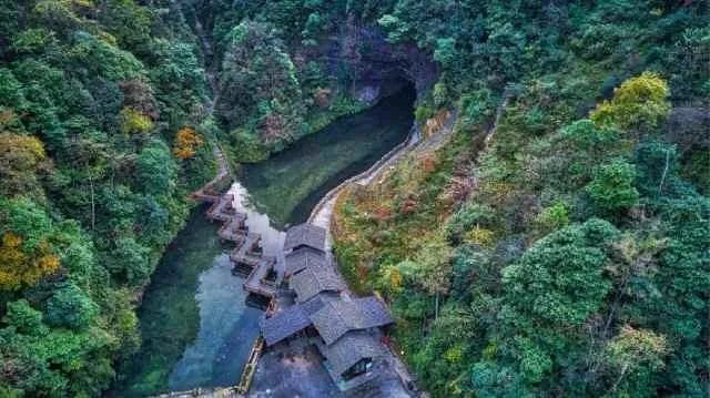 地下喀斯特地貌的溶洞有什么