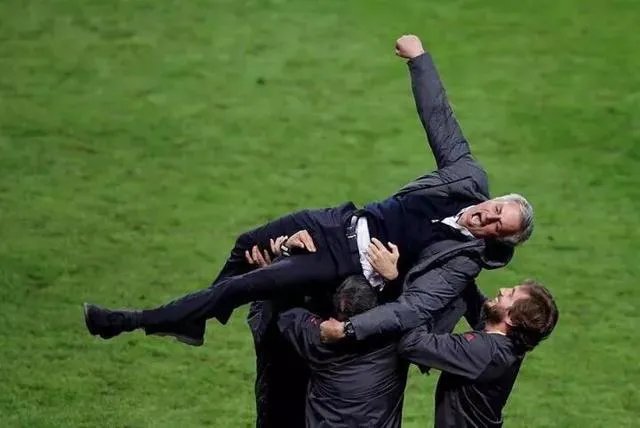瓜迪奥拉和穆里尼奥的球迷视如水火、不共戴天,而他们本人是惺惺相惜还是互相鄙视?