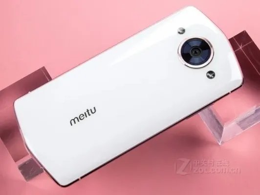 美图M8机身轻薄 京东3999元火热销售中