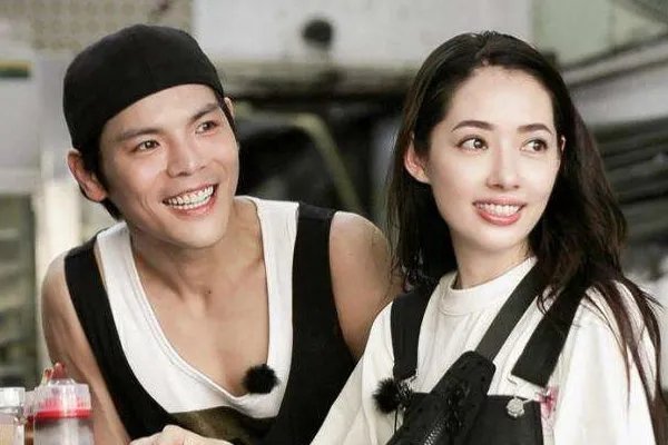 向佐没陪郭碧婷待产，具体有何原因呢？