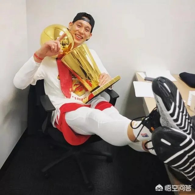 林书豪强势回应“躺赢”总冠军，面对质疑，他告诉自己绝对值得这个冠军！你怎么看？