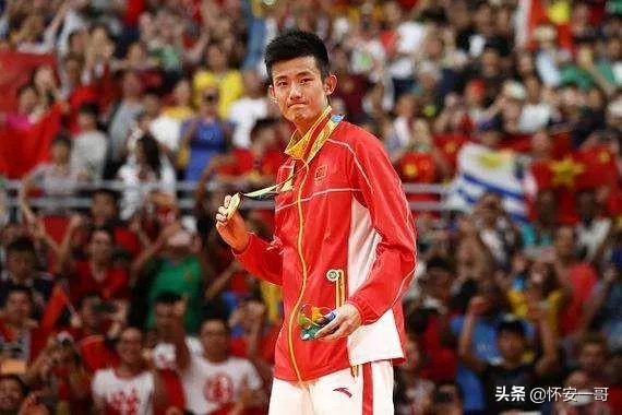 谌龙两局横扫乔纳坦成功卫冕法羽赛男单冠军,夺取赛季首冠。本场比赛你怎么看?