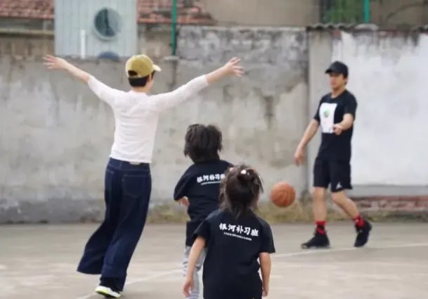 孙俪邓超虽然记错日期,但是细节为何能够打动人?