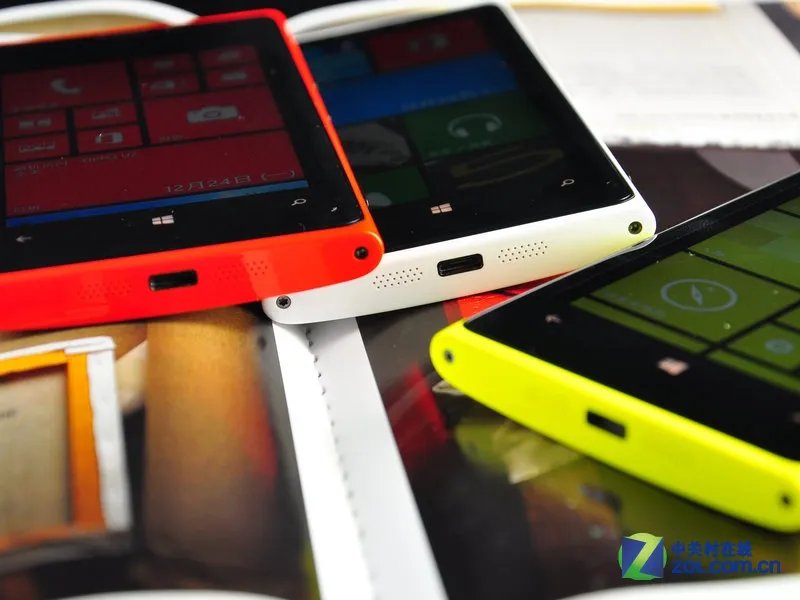 WP8炫彩魅力诱惑 三色诺基亚920真机图赏