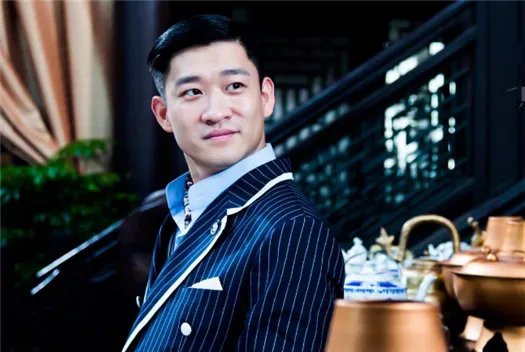曹云金前妻唐菀晒鸽子蛋钻戒,疑有新恋情,她当初为何与曹云金闹得那么僵?