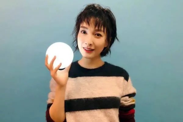 沈梦辰、吴昕等明星都在闲鱼卖东西,她们很缺钱吗?