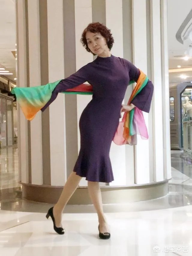 女人穿休闲衣服好看还是女人味十足的衣服好看?