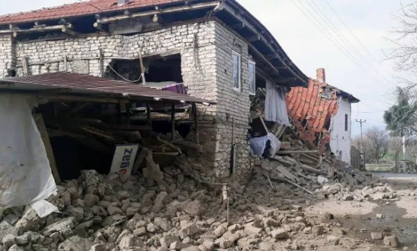 爱琴海地震已致土耳其20人遇难，救援行动进行的如何了？