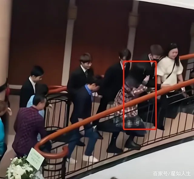 娱记曝谢娜二胎想在国外待产，因生完双胞胎后身体变差，你怎么看？