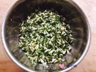 蒸槐花